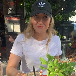 Meet your Posher, Lorrin